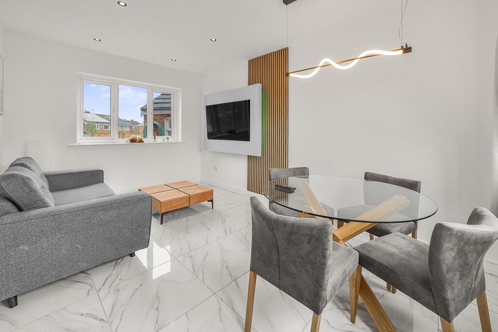 Chapel Lane, Burtonwood, WA5 photo 4