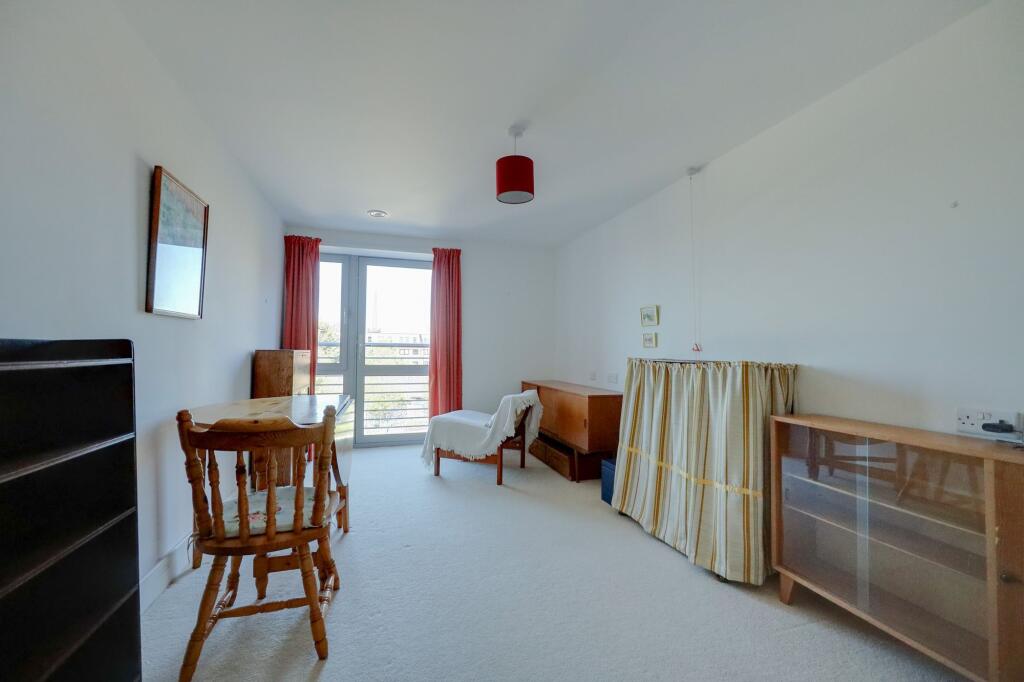 Apartment in Mid Sussex, Burgess Hill - More