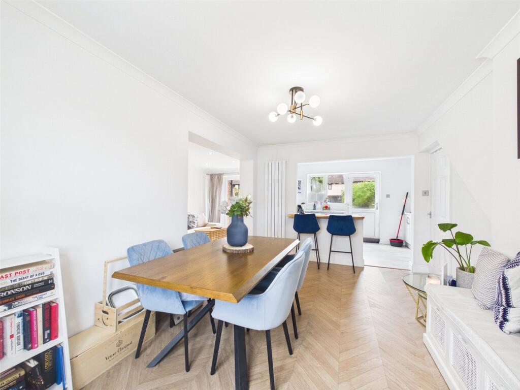 House in Gloucester - View 4