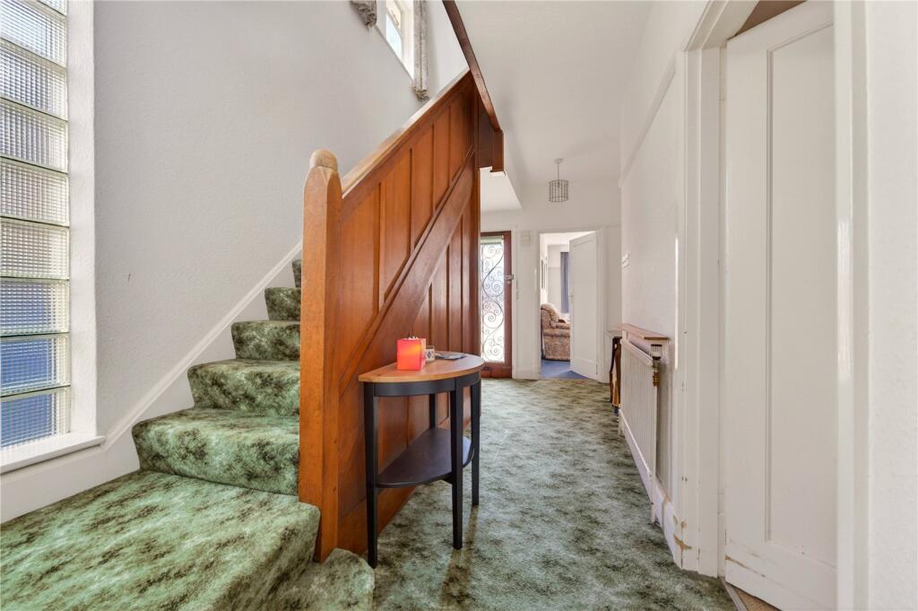 Shanklin Drive, South Knighton, Leicester, LE2 - View 4