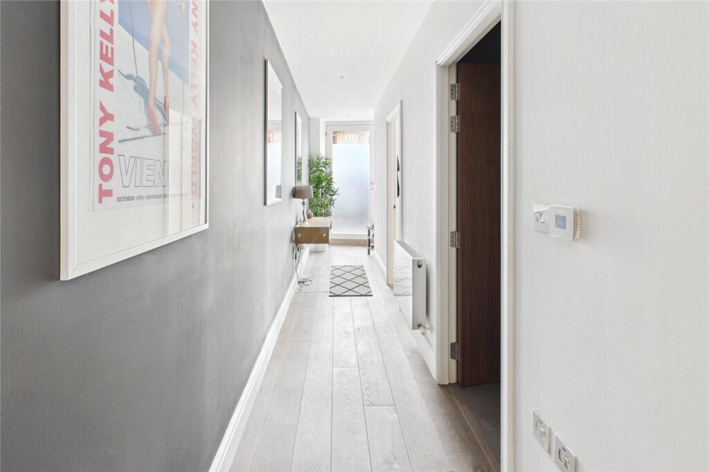 Apartment in London - More