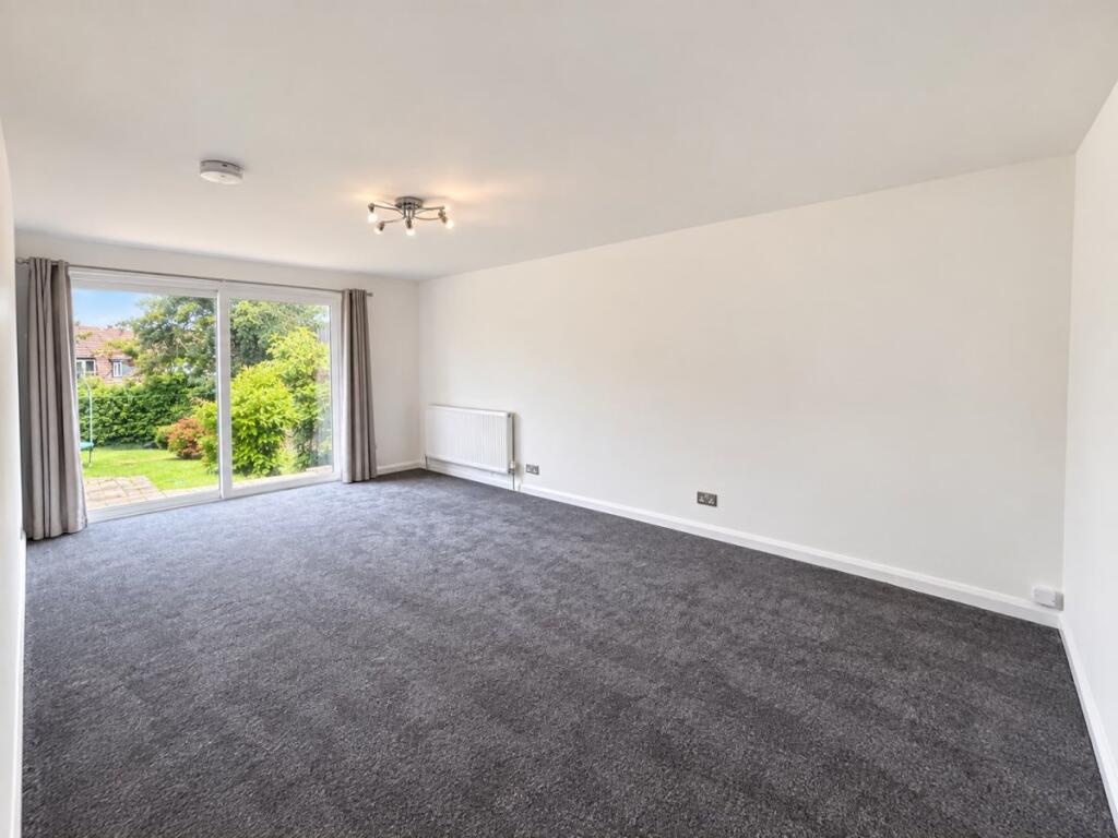 House in High Wycombe, Castlefield - More