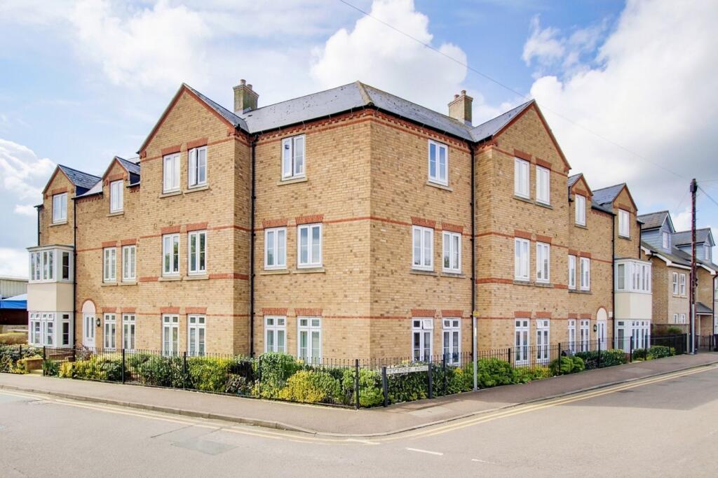 1-bed flat on Kings Lane, St. Neots, PE19, £150,000