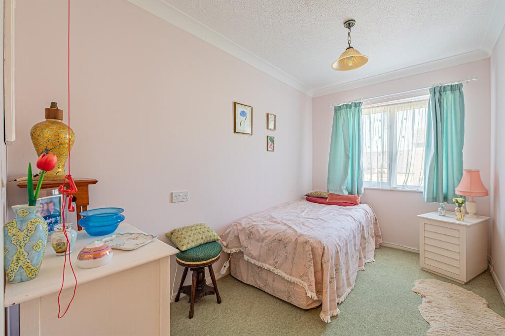 Apartment in St Neots, Eaton Ford - More