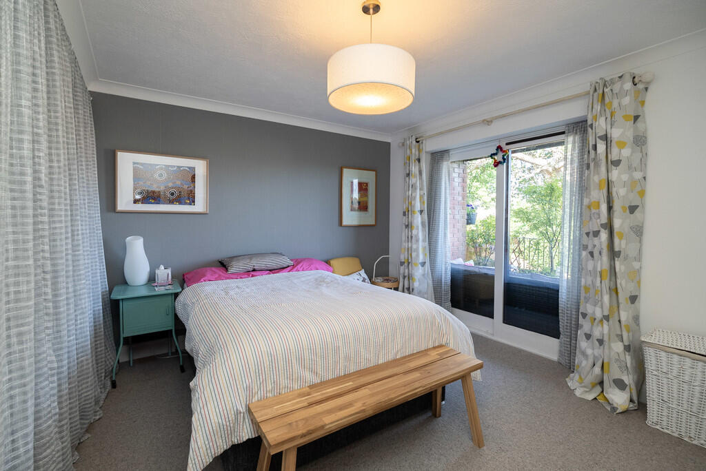 Apartment in Mole Valley, Tower Hill, Dorking - View 4