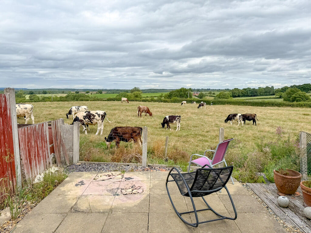 Meadow Close, Horsley Woodhouse photo 2