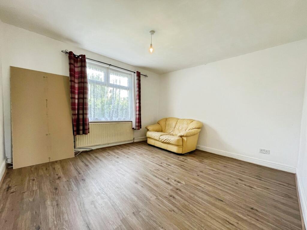 Gain Lane Bradford, BD3 7DW photo 3