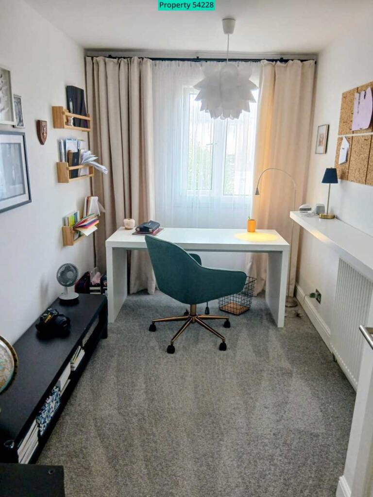 Falkirk Grove, Wigan, WN5 9XT photo 5
