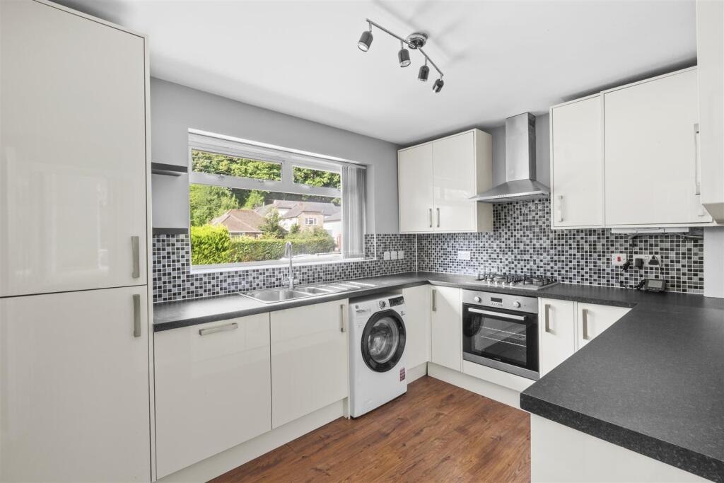 House in Widmer End, Hazlemere - View 5
