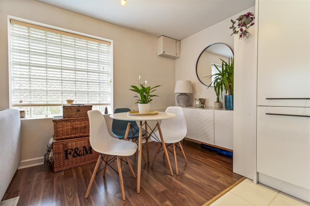 2a Anson Road, Goring-By-Sea, Worthing photo 4