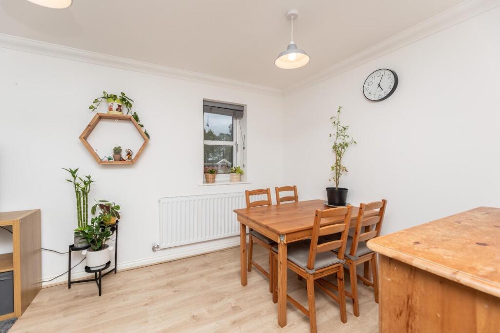 Fir Tree Court, Knottingley, Yorkshire photo 3