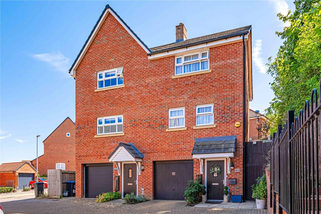 Main image of property: Linnet Road, Hemel Hempstead, Hertfordshire, HP3