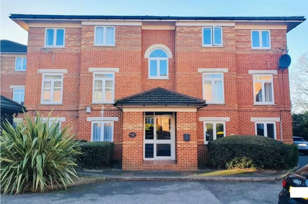 Main image of property: GERALDINE COURT, 10 SWYNFORD GARDENS, HENDON, NW4 4XN