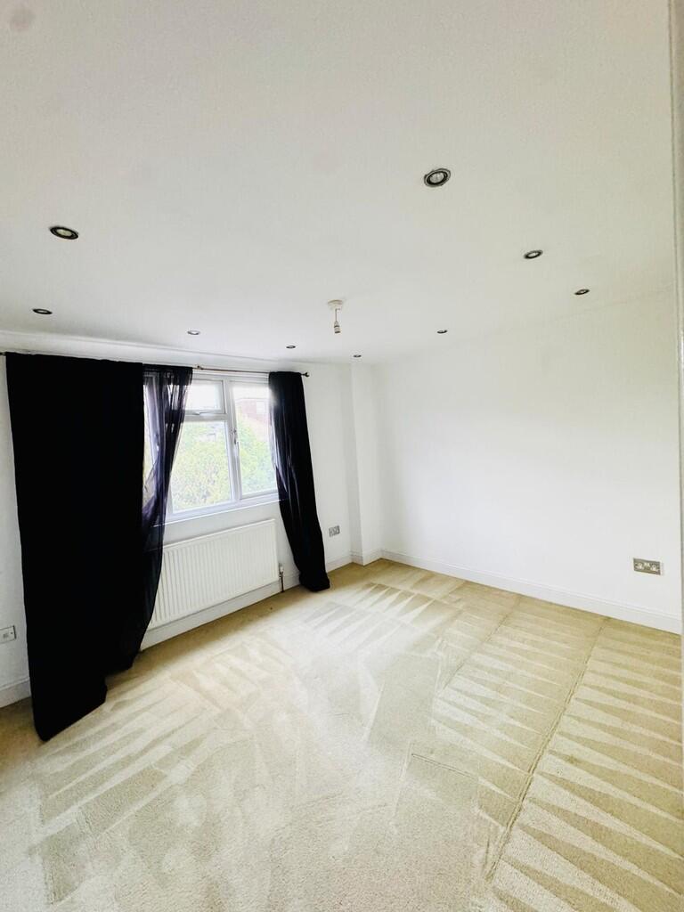 House in Ilford - More