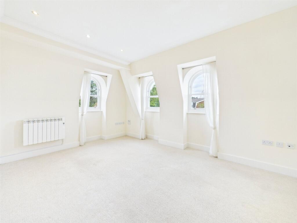 Apartment in Twickenham - View 2