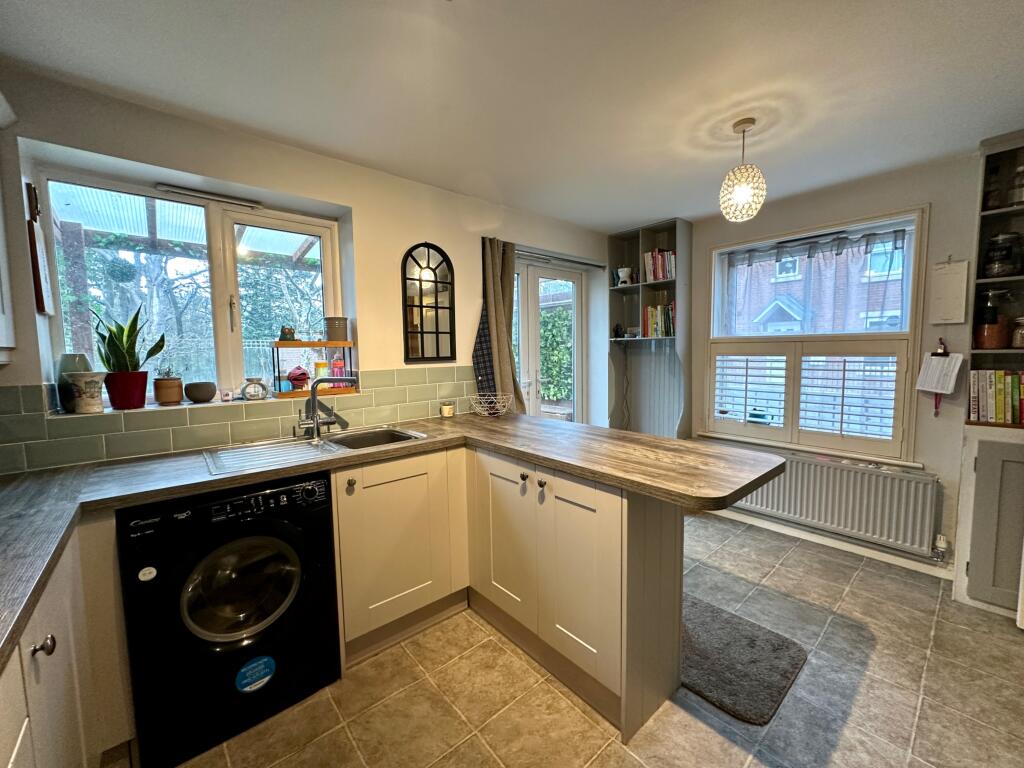 House in Walsall, West Midlands - More