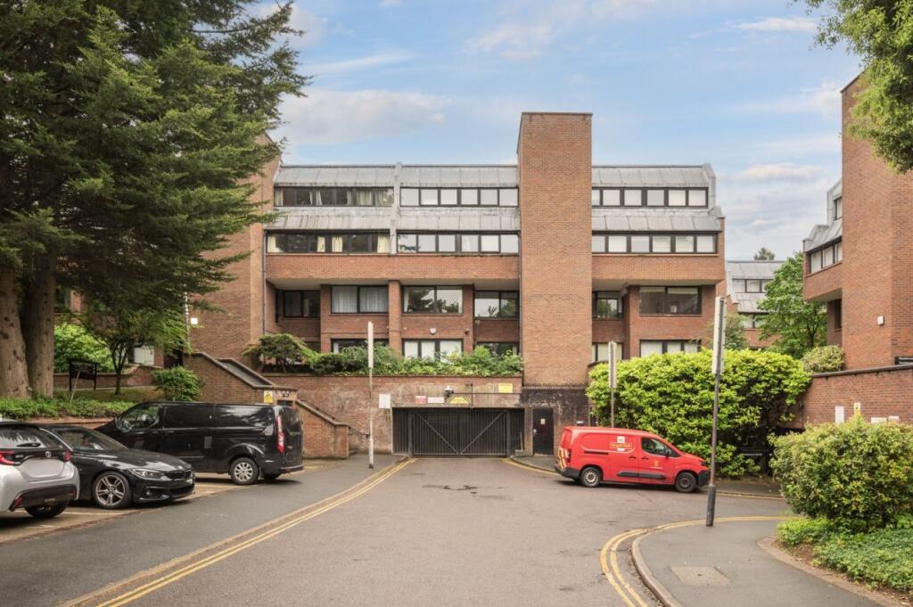 Main image of property: 48 Chandos Way, Golders Green
