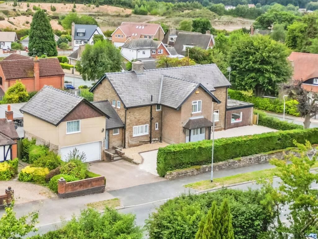 Main image of property: Lichfield Lane, Mansfield, Nottinghamshire, NG18