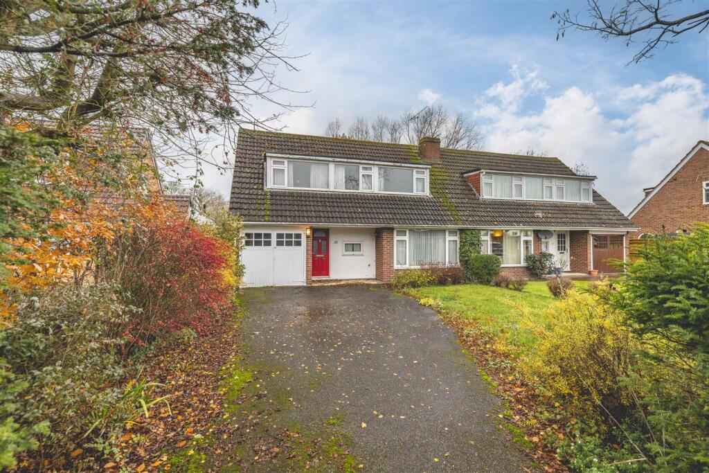 Main image of property: Stewart Close, Fifield, Maidenhead
