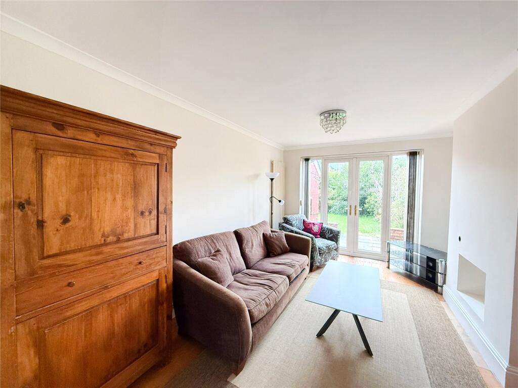 House in Manchester, Parrs Wood, Wythenshawe - View 4