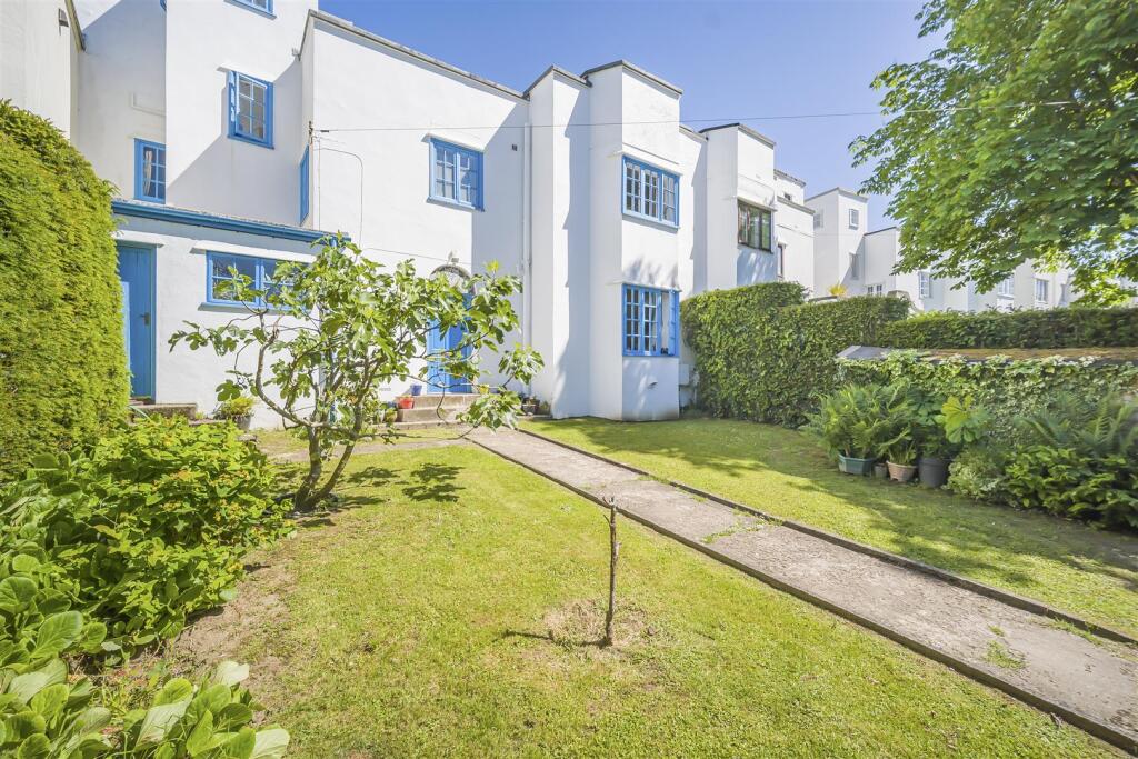 Main image of property: Pwll-Y-Myn Crescent, Peterston-Super-Ely