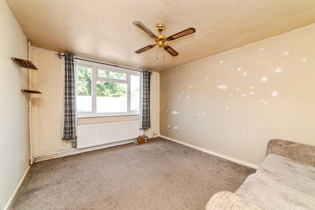 Gregory Close, Basingstoke - View 5