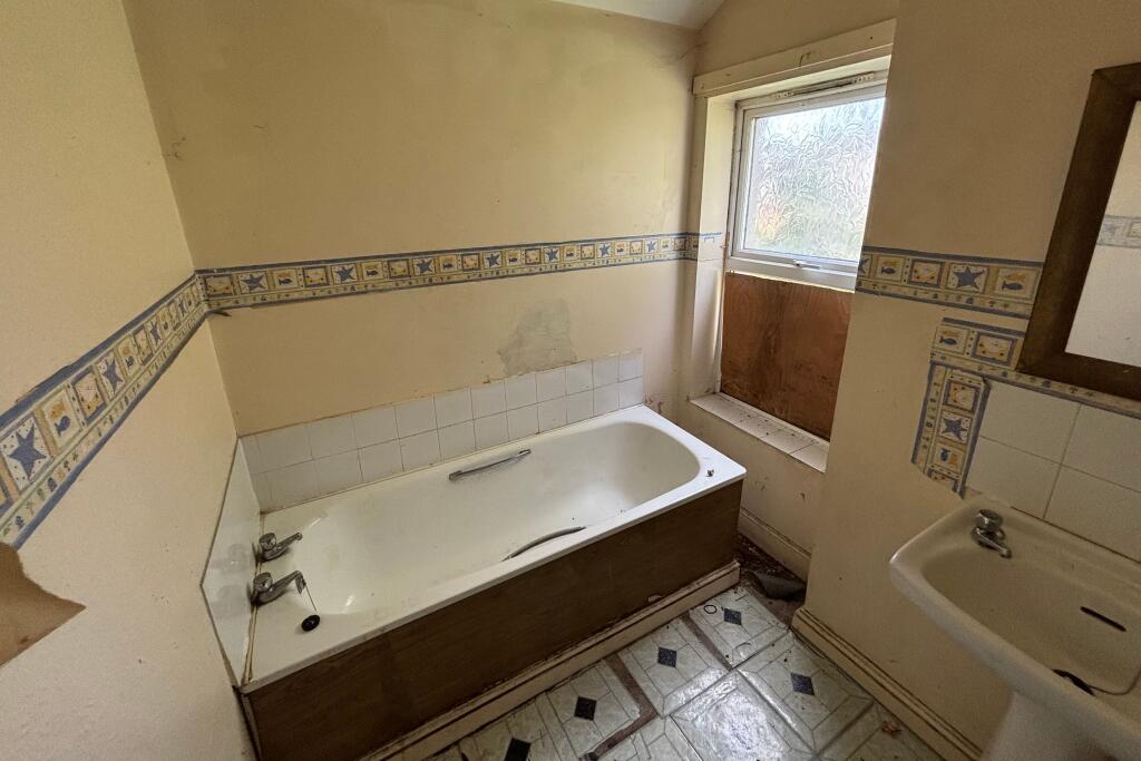 House in Walsall - View 4