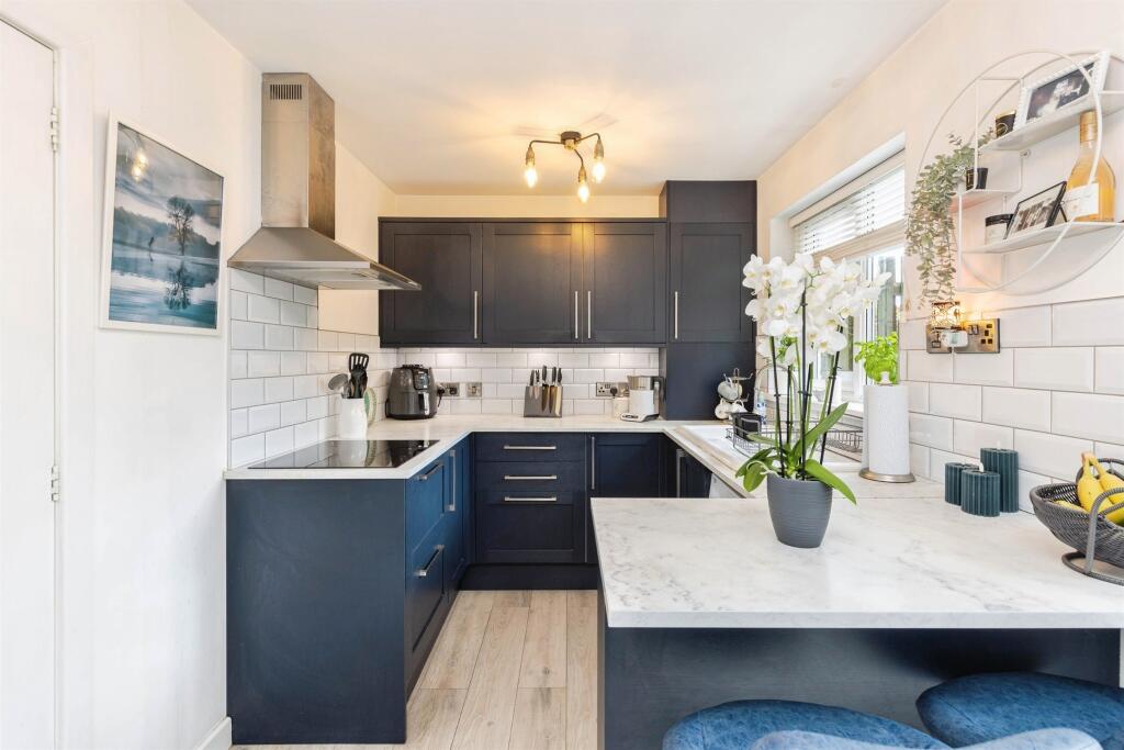 House in Bradford, West Morton, Keighley - View 3