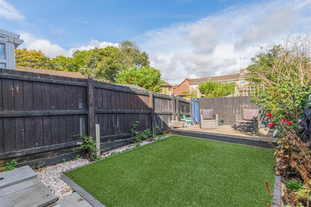 House in Rushden, North Northamptonshire - More