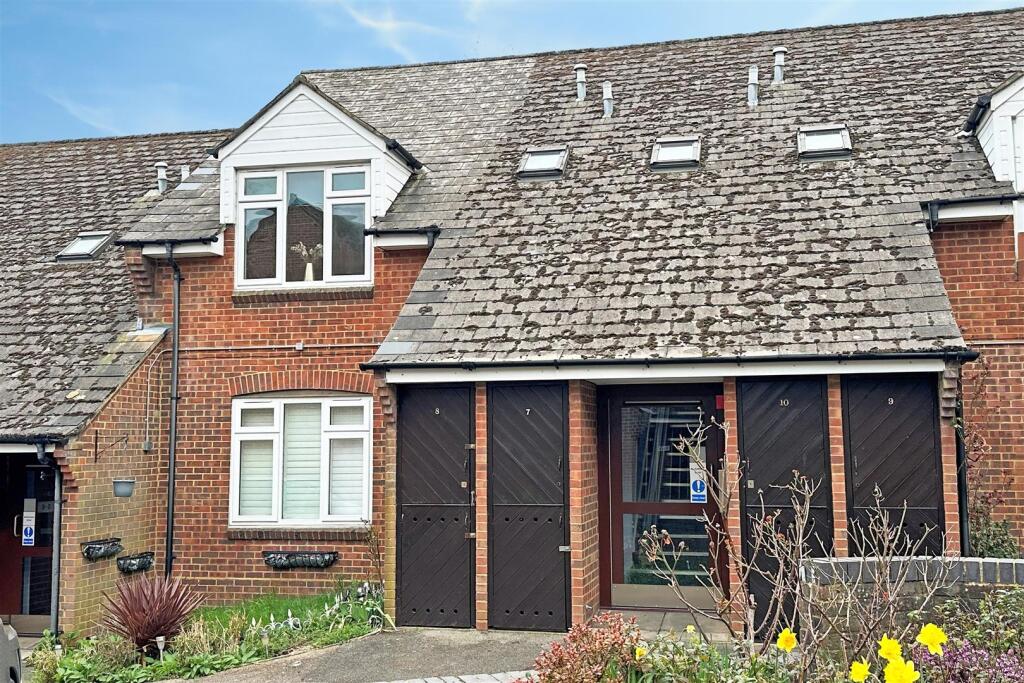 Main image of property: Chestnut Mead, Redhill