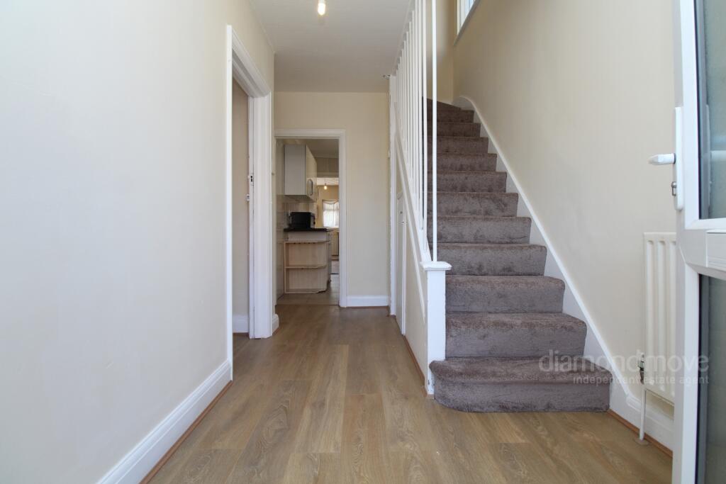 House in London, Beavers, Hounslow West - View 2