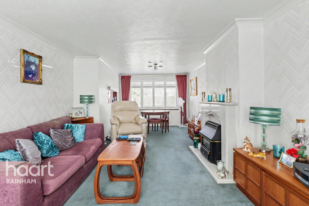 Hesselyn Drive, Rainham photo 4