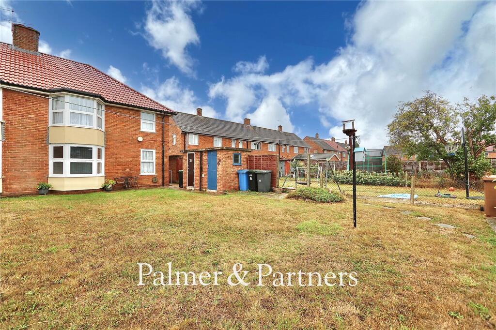 Apartment in Ipswich, Belstead Hills - View 2