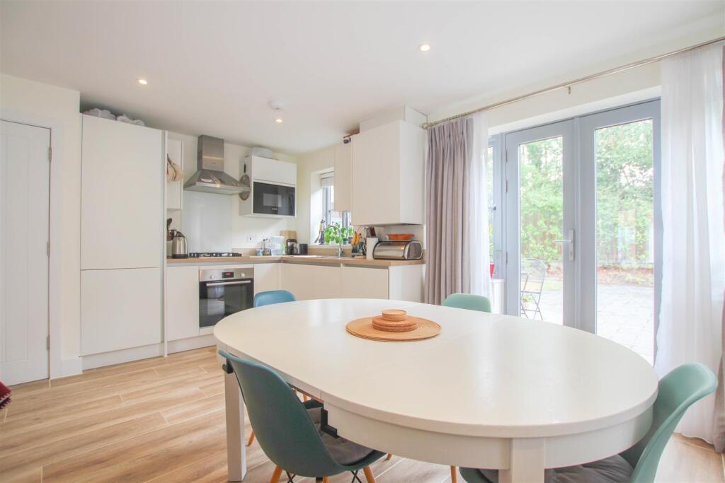 Apartment in Great Chesterford - More