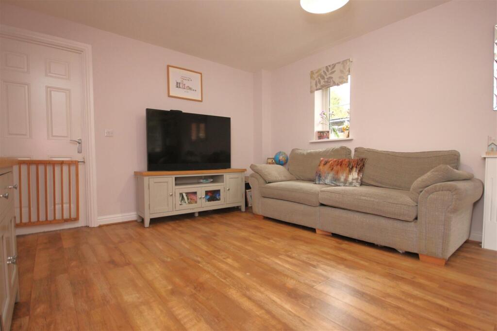 NN10, Victoria Drive, Higham Ferrers photo 4
