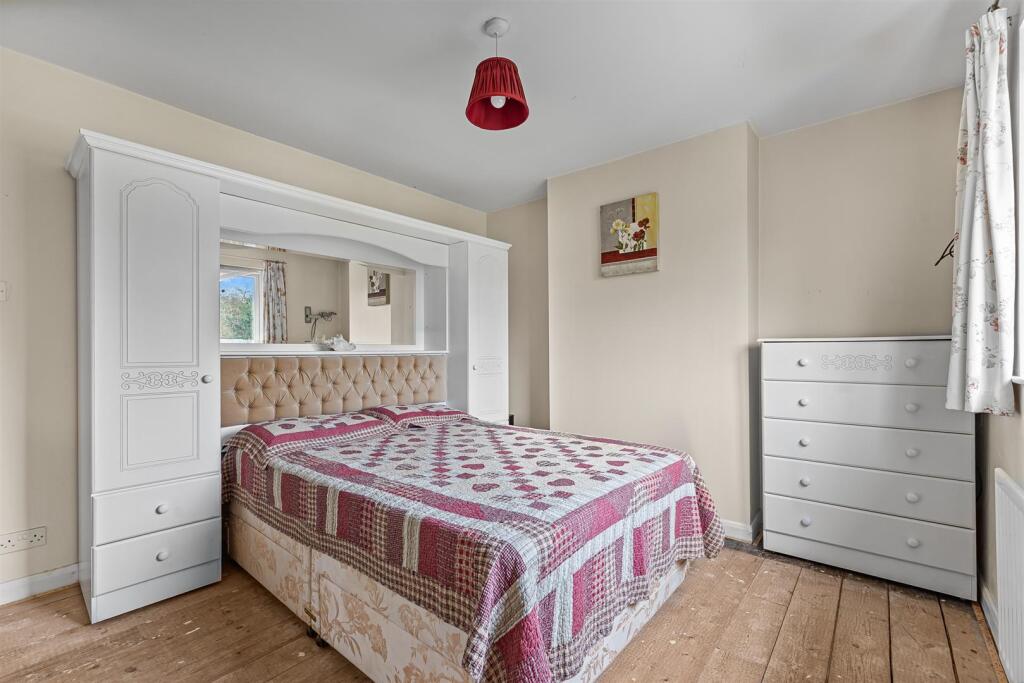 Wingate Road, Harlington, Dunstable photo 4