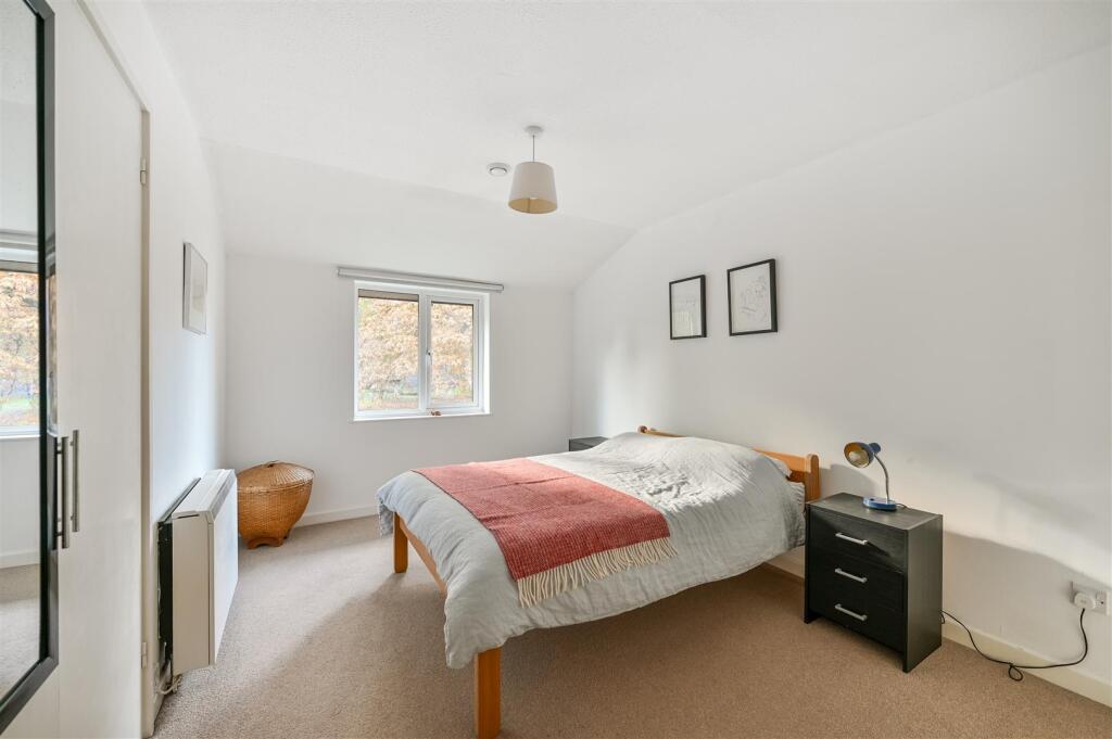 Apartment in Reading - More
