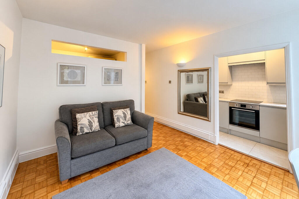 Apartment in London - View 5