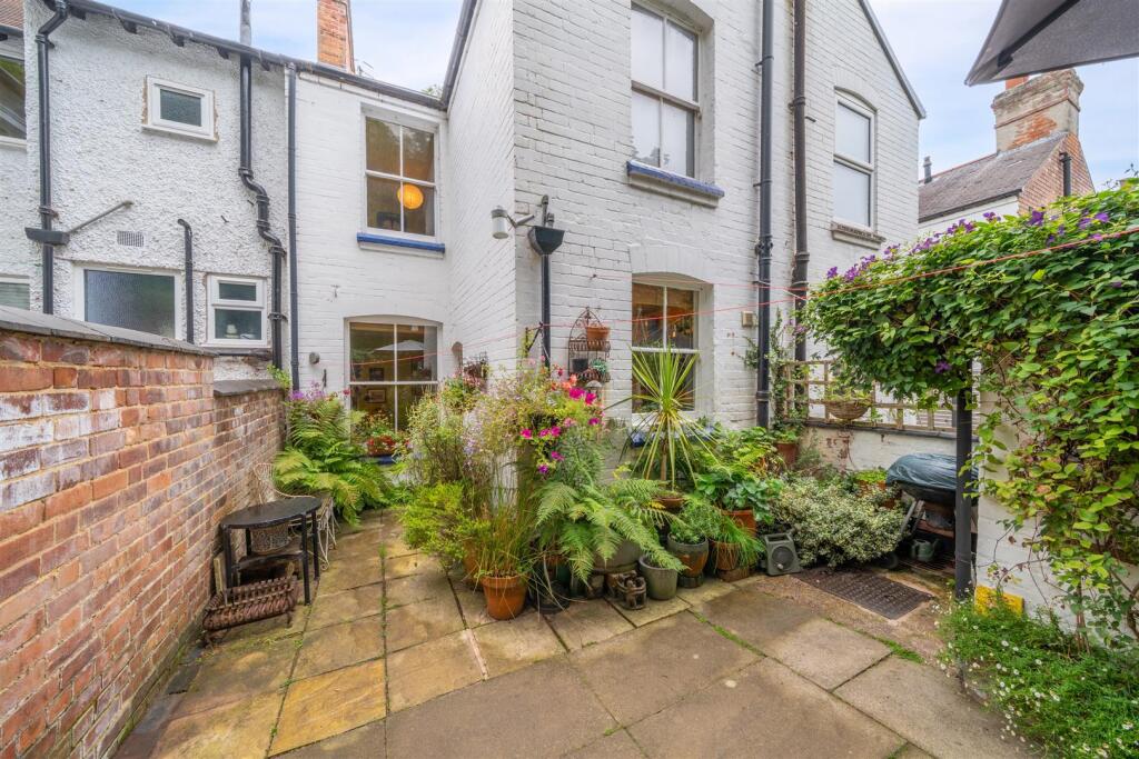 House in Nottingham, Mapperley Park - View 2