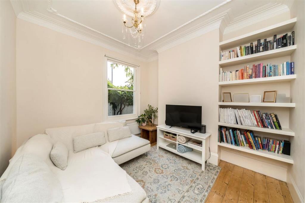 House in London - View 5