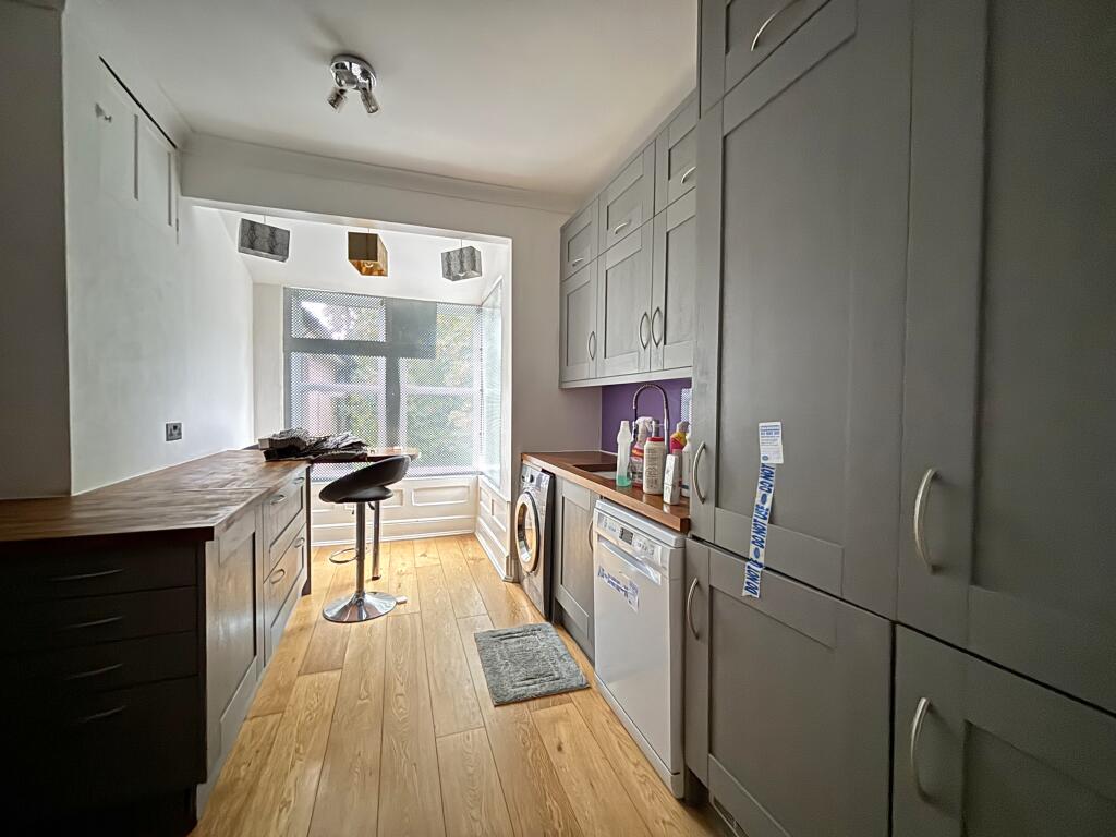Apartment in Bournemouth, Westbourne - View 4