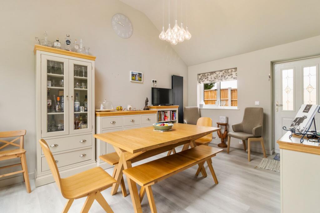 52, Deane Drive, Whittington, WR5 photo 2