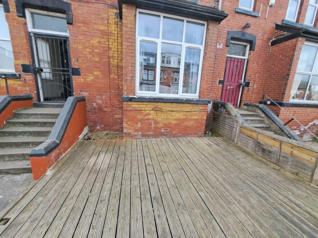 8 bedroom terraced house for rent