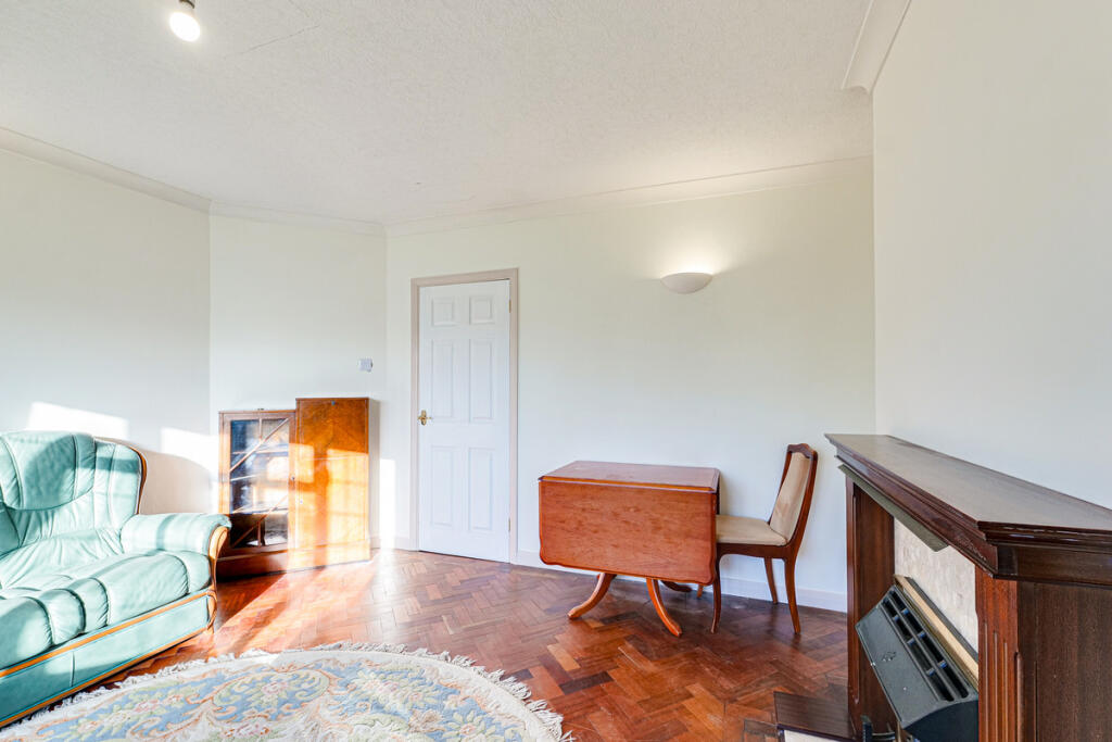 Leighwood Avenue, Leigh-on-sea, SS9 photo 3
