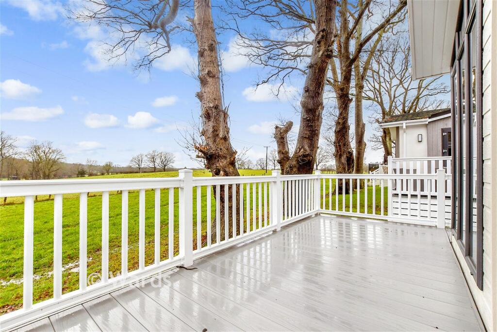 2-bed caravan on Meadow Gardens, Spill Land Country Park, Biddenden, Ashford, Kent, £170,000