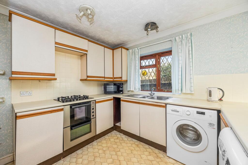 Wheatsheaf Lane, Cuckfield, RH17 photo 3