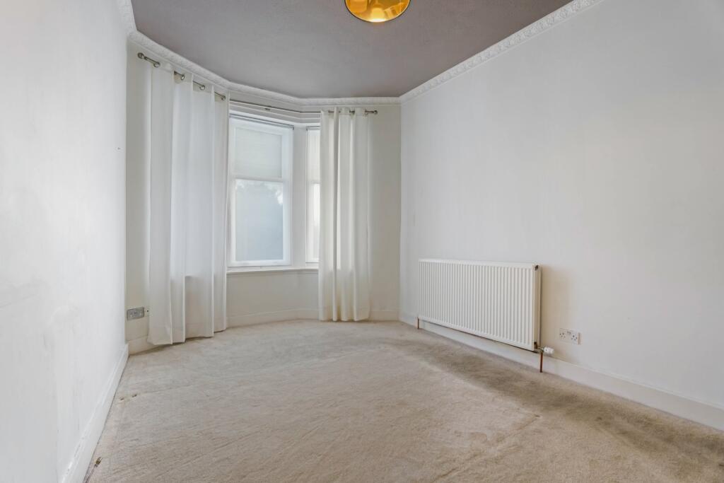 Apartment in Paisley, Renfrewshire - View 2