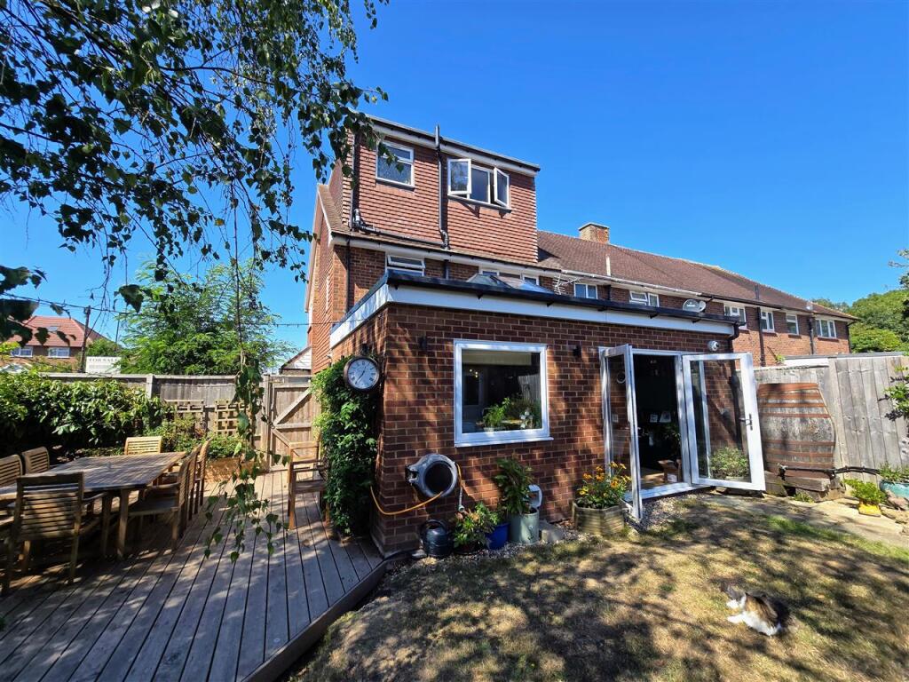 Carlton Avenue, Feltham photo 4