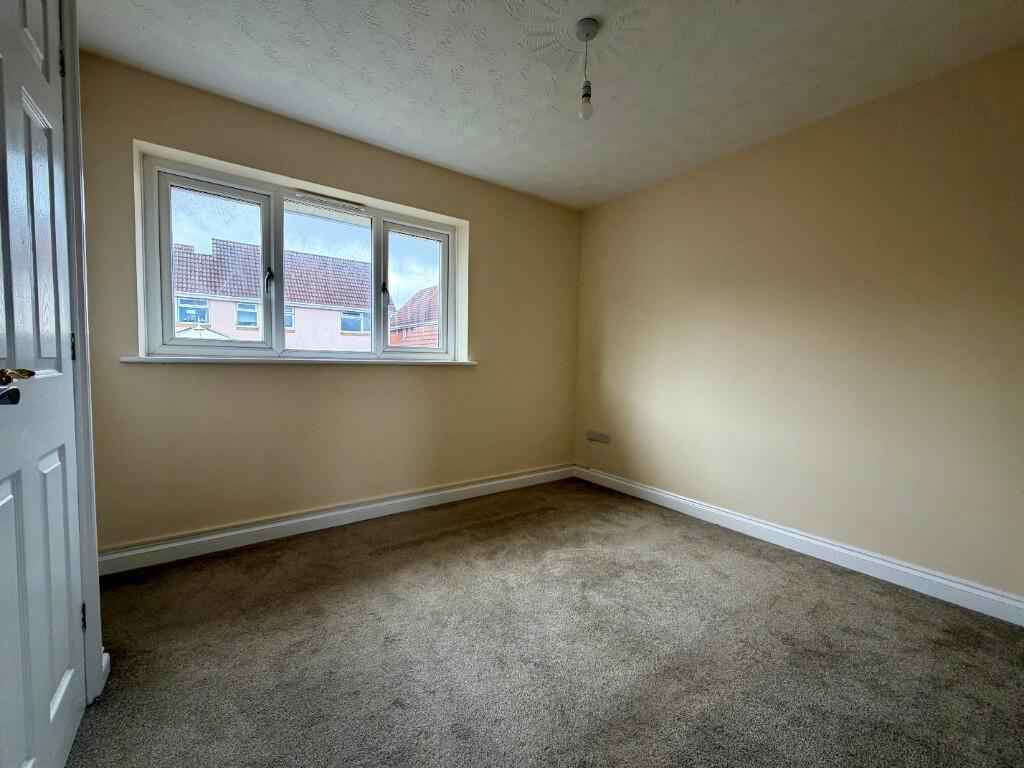 Toppers Close, Swindon, Wiltshire, SN25 photo 5
