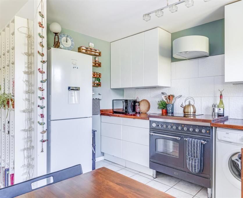 Apartment in Enfield - View 3
